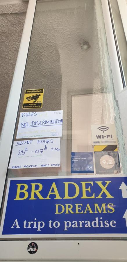 Апартаменты Bradex Dreams